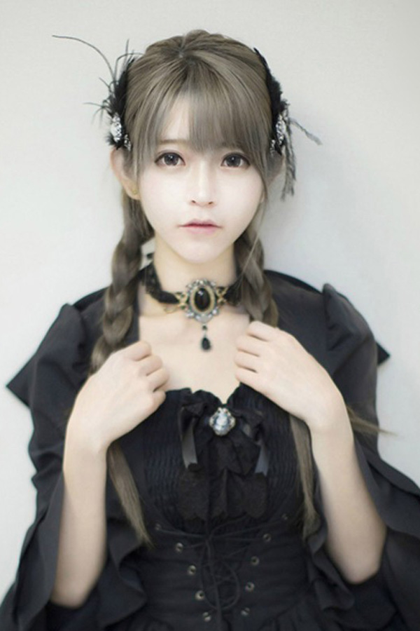 gray-heat-resistant-lolita-yurisa-harajuku-long-straight-cosplay-wig-029773